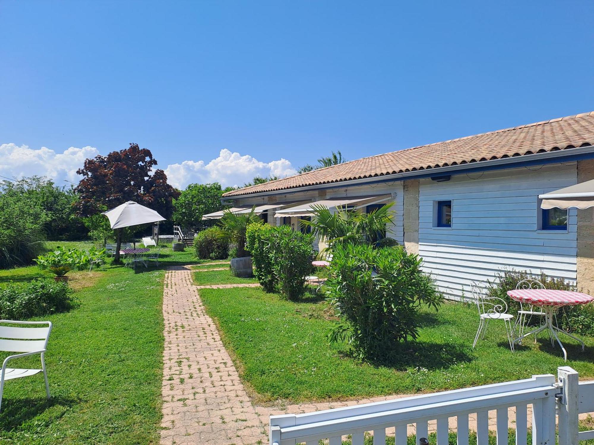 Bed and Breakfast La Cadournaise Saint-Seurin-de-Cadourne Экстерьер фото